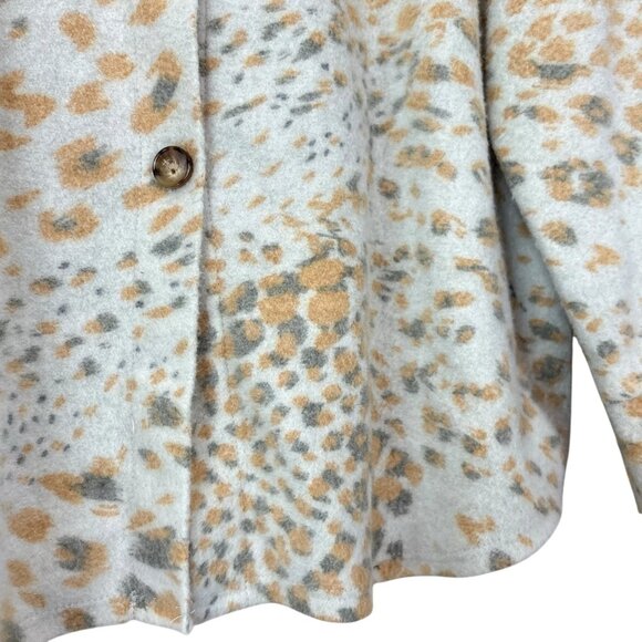 7th Roy Abstract Leopard Dot Print Buttoned Top Shacket Light Gray Tan Size L - Picture 4 of 8